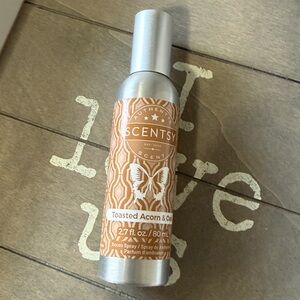 Scentsy Toasted Acorn & Oak